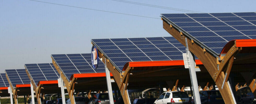 large retailers oppose the installation of solar panels in car