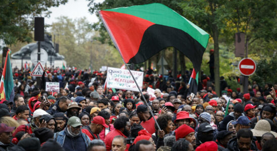 mobilization in Paris of the diaspora from overseas territories against