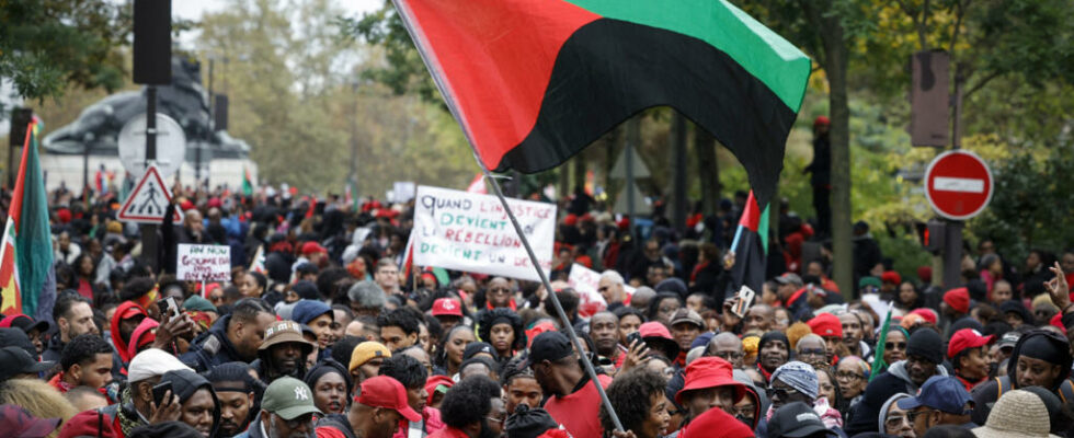 mobilization in Paris of the diaspora from overseas territories against