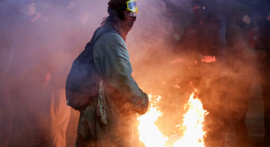 pro EU protesters clash with riot police again