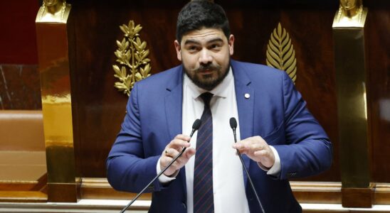 the Minister of Public Service criticized after his congratulations to