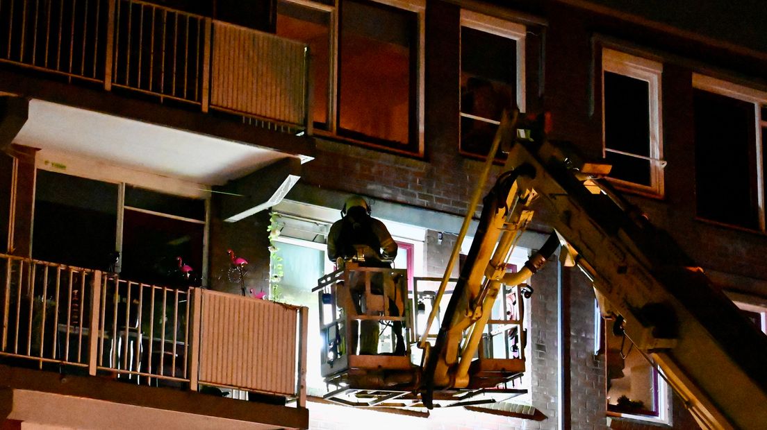 Fire brigade extinguishes apartment fire on Nijemonde in Nieuwegein