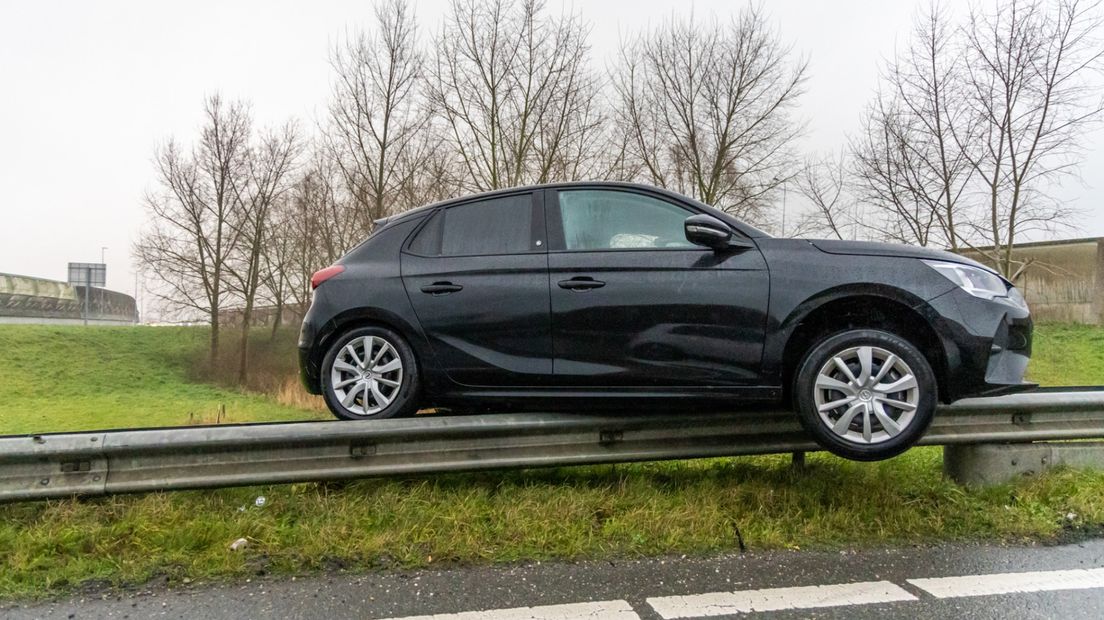 Car on guardrail A2