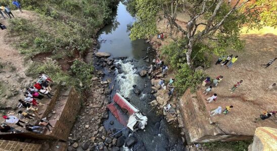 71 dead after vehicle falls into Gelana river