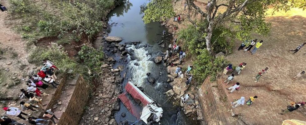 71 dead after vehicle falls into Gelana river