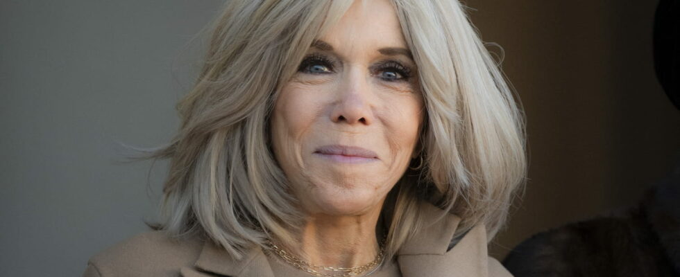 Brigitte Macron has already adopted it This accessory that we