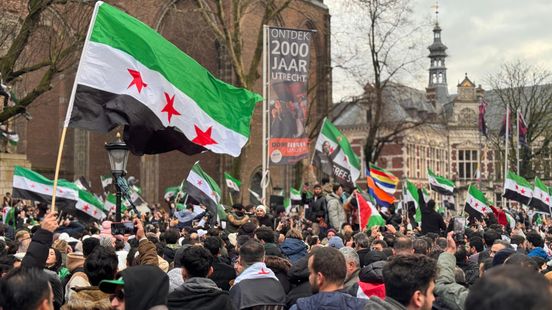 Cathedral Square empties after a big party by Syrians chaotic