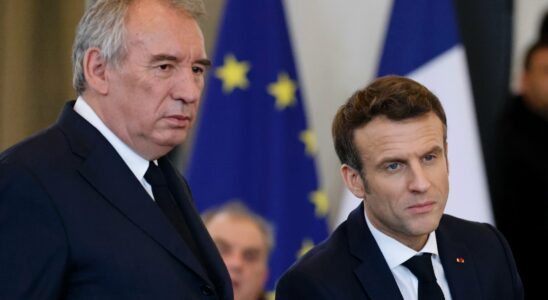 Emmanuel Macron Francois Bayrou the time of standoff discussion