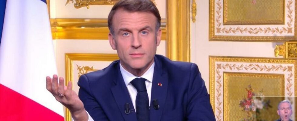 Emmanuel Macron rules out resigning