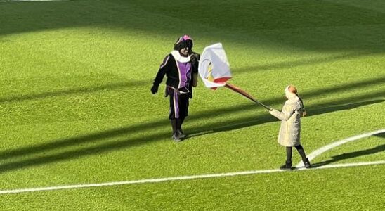 FC Utrecht embarrassed by Black Pete on the field