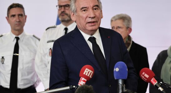 Francois Bayrou relaunches the debate on the accumulation of mandates