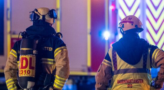 Heavy fire in Uppsala alarm about explosions