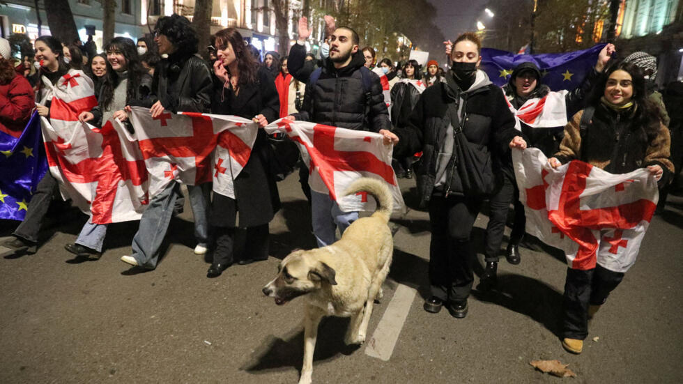 In Georgia, pro-European mobilizations have continued since the Prime Minister's decision, on November 28, to freeze the EU integration process. (Photo taken on the streets of Tbilisi on December 7, 2024).