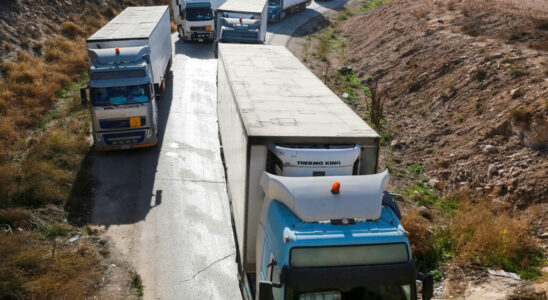 Jordan authorizes regular humanitarian aid convoy to Syria