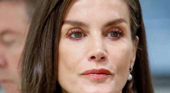 Letizia of Spain adopts the perfect makeup for winter Queen