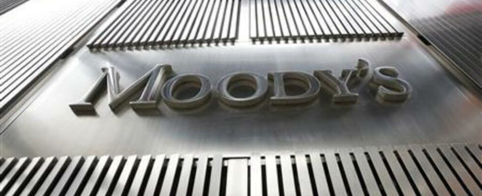 Moodys downgrades sovereign rating by one notch to Aa3