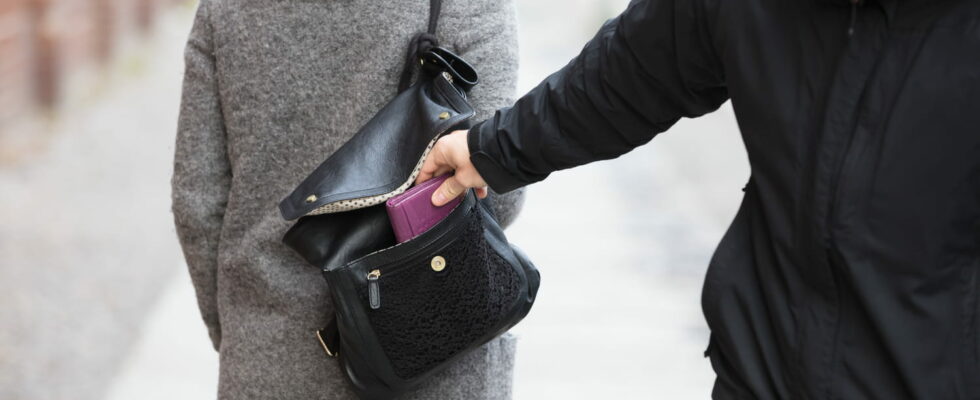 Pickpockets will leave you alone if you walk with this