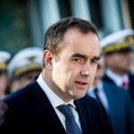 Sebastien Lecornu left to stay at the Ministry of the