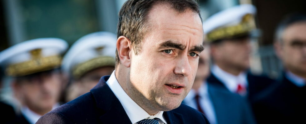 Sebastien Lecornu left to stay at the Ministry of the