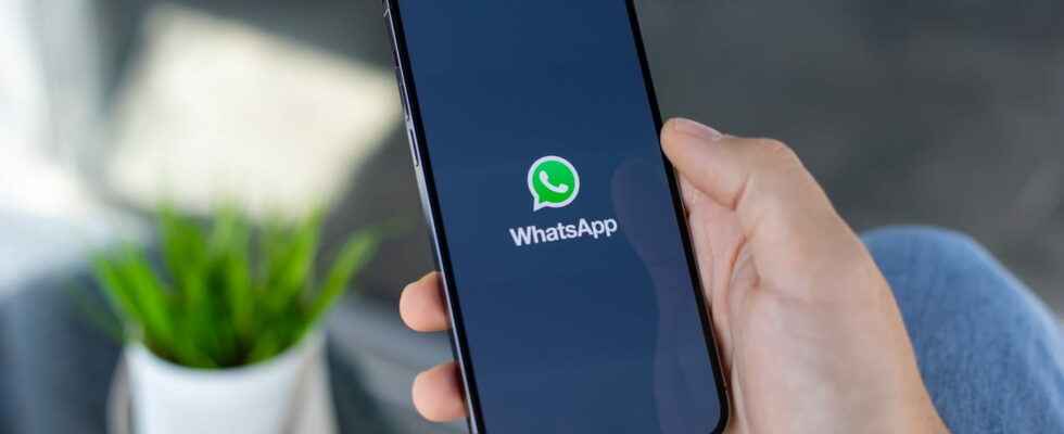 Sharing a message or image from WhatsApp to another application