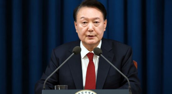 South Koreas president faces more resignation demands