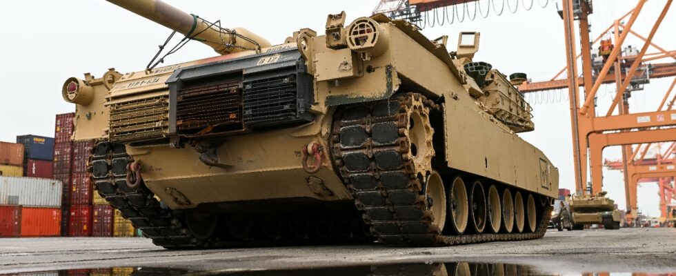 Taiwan receives a first batch of American battle tanks –