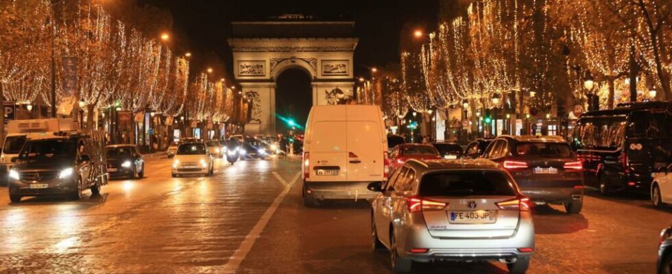 The Champs Elysees behind the scenes of the most beautiful avenue