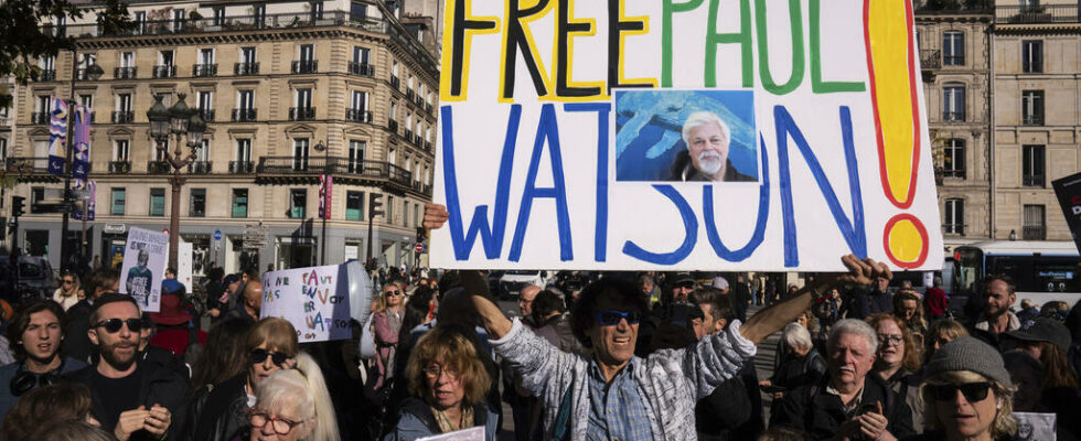 The city of Paris grants honorary citizenship to Paul Watson