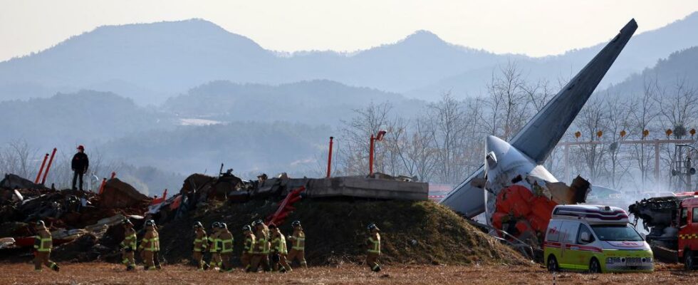 The plane exploded on the runway and burned to ashes