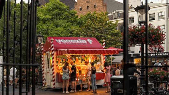 Utrecht distributes permits to stall holders Im really dying of