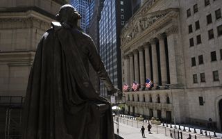 Wall Street rises slightly with payrolls supporting Fed cut