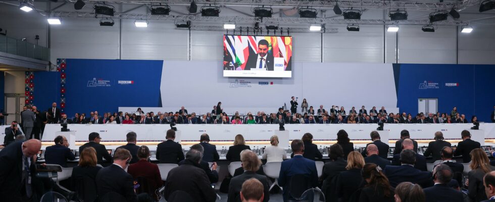 an OSCE summit paralyzed by tensions between Moscow and kyiv