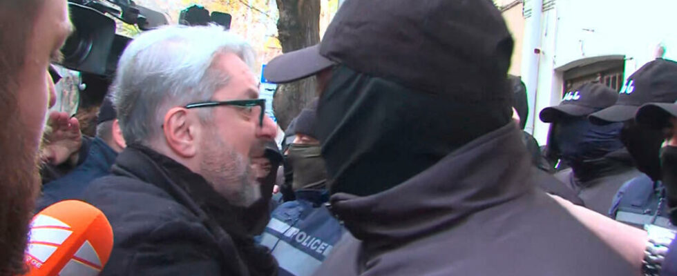 opposition leader brutalized and arrested by police before 7th night