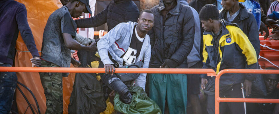 record number of migrants arriving in the Canary Islands in