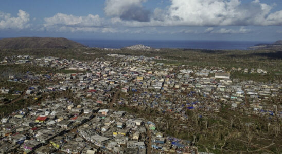 selective evacuations to Reunion Island