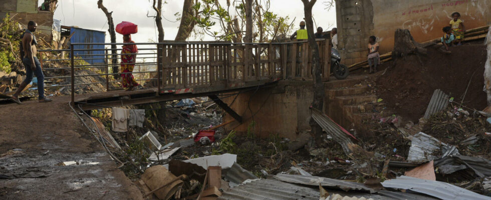 state of exceptional natural calamity Emmanuel Macron visiting