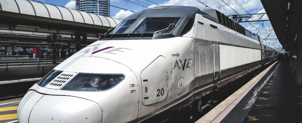 the disturbing double game of the SNCF – LExpress