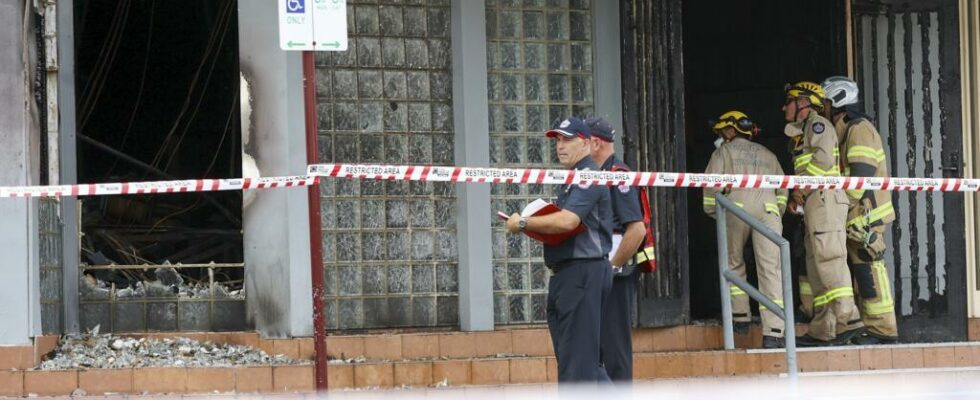 two people wanted after arson at Melbourne synagogue