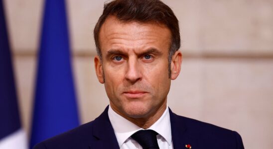 what attitude should Emmanuel Macron adopt – The Express