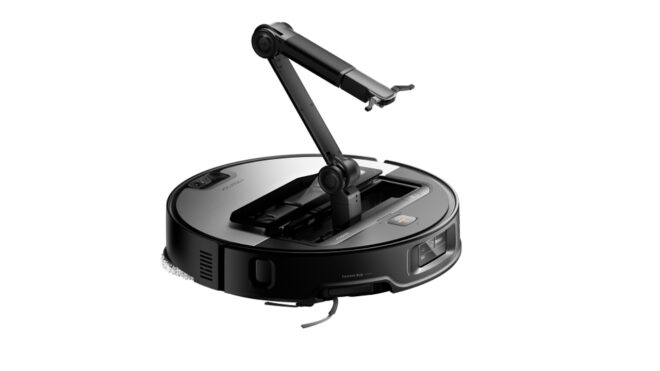 1736105855 884 Roborock introduced a robot vacuum cleaner with a robotic arm