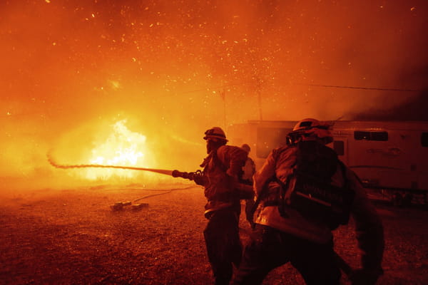 1737782850 416 A new fire ravages 4000 hectares north of Los Angeles