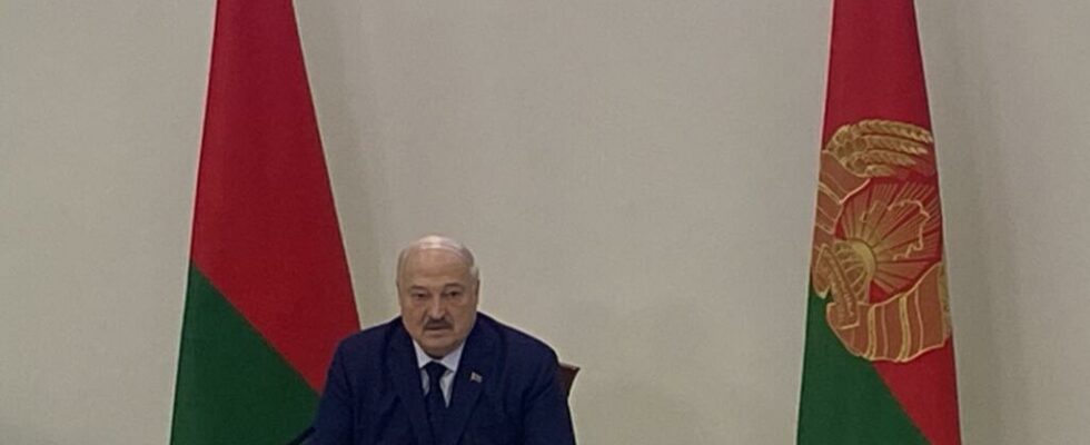 Alexander Lukashenko returns to power for five years at the