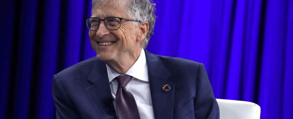 Bill Gates recruits employees to fully telework they are paid