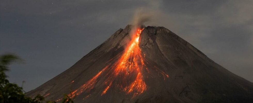 EXPLOSION IN THE SEMERU VIARD IN INDONESIA World News