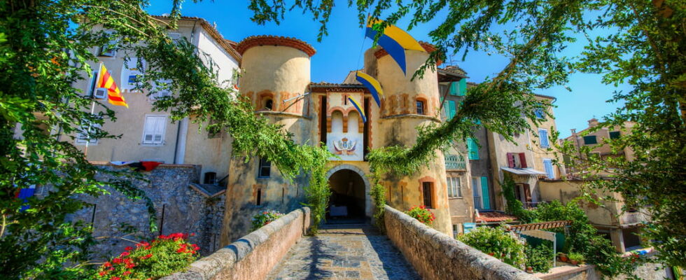 Entrevaux hidden gem of the Alpes de Haute Provence