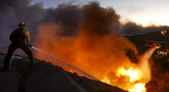 Fire hell in the USA People are leaving Los Angeles