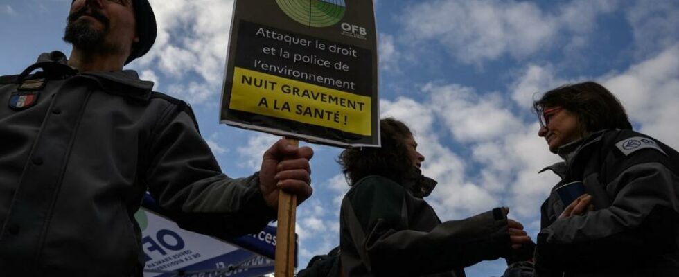 France Biodiversity agents on strike claim support and security