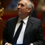 France failure of the first motion of censure against the