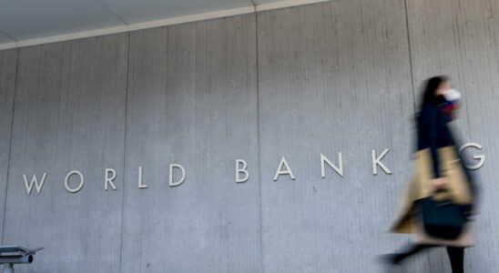 Gabon World Bank suspended disbursements due to debt arrears