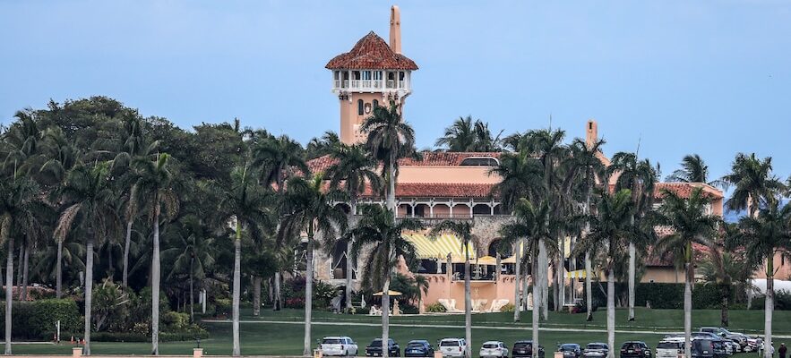 How Donald Trump relocated the White House to Florida –